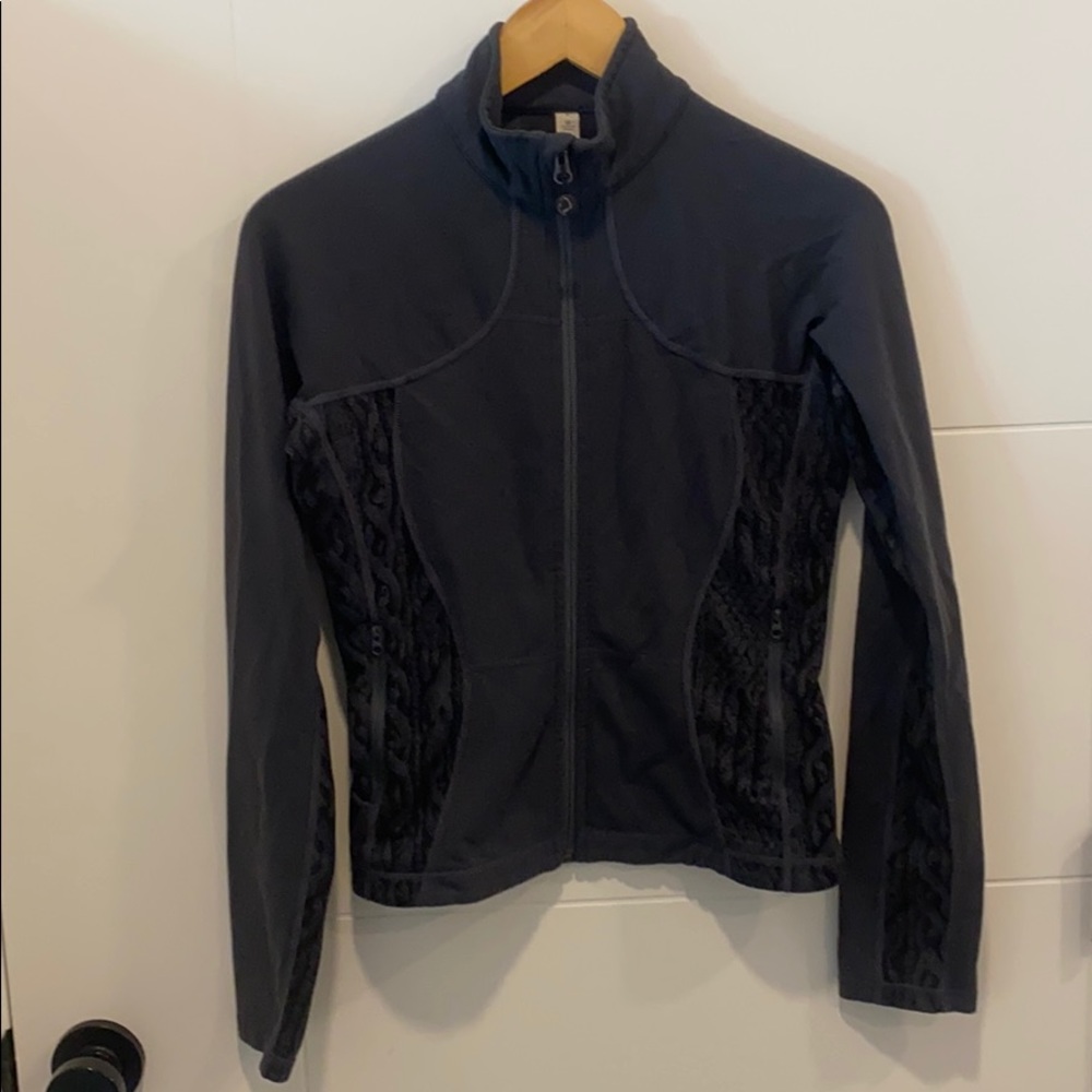 SOLD Lululemon Gray Zip up Size 6